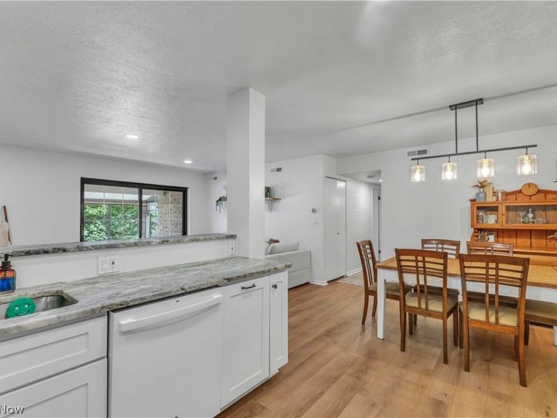 22946 Mastick Road , Unit 202, Fairview Park, OH 44126 Photo 6
