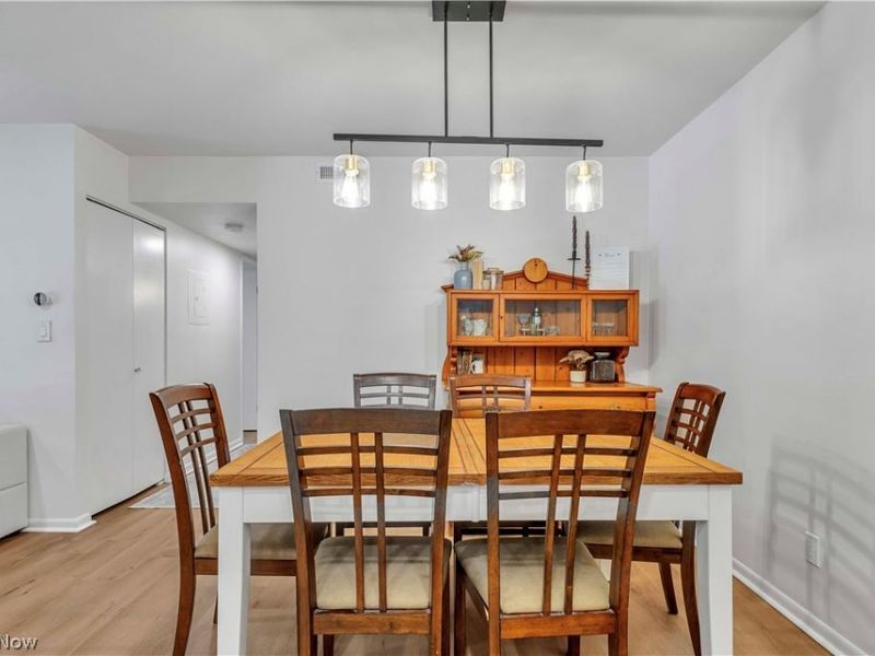 22946 Mastick Road , Unit 202, Fairview Park, OH 44126 Photo 7