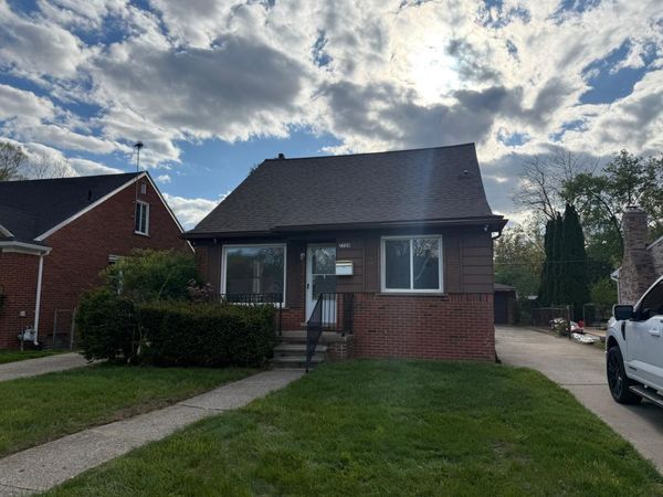 7709 Grayfield Street, Dearborn Heights, MI 48127