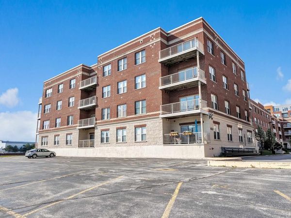 118 S WASHINGTON STREET, Unit B307, Green Bay, WI 54301