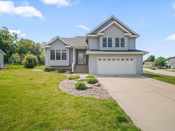 216 Cordoba Avenue, Cedar Falls, IA 50613