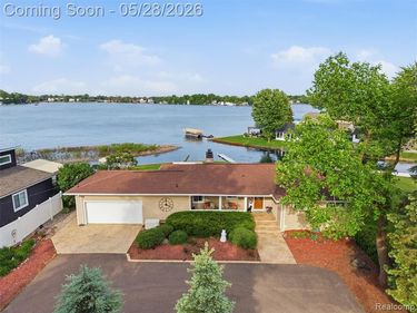 12099 Torrey Road, Fenton Twp, MI 48430