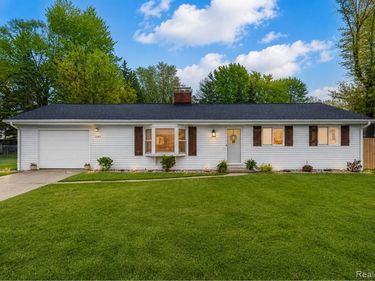 3585 Creekwood Drive, Bridgeport Twp, MI 48601