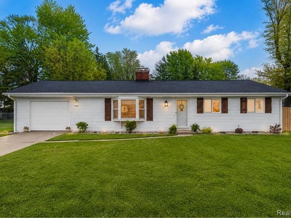 3585 Creekwood Drive , Bridgeport Twp, MI 48601