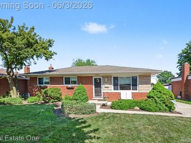 28460 Bradner Drive, Warren, MI 48088