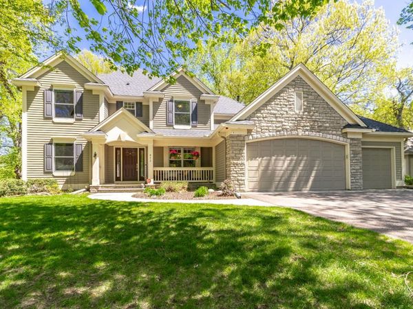 472 Vadnais Lake Drive, Vadnais Heights, MN 55127
