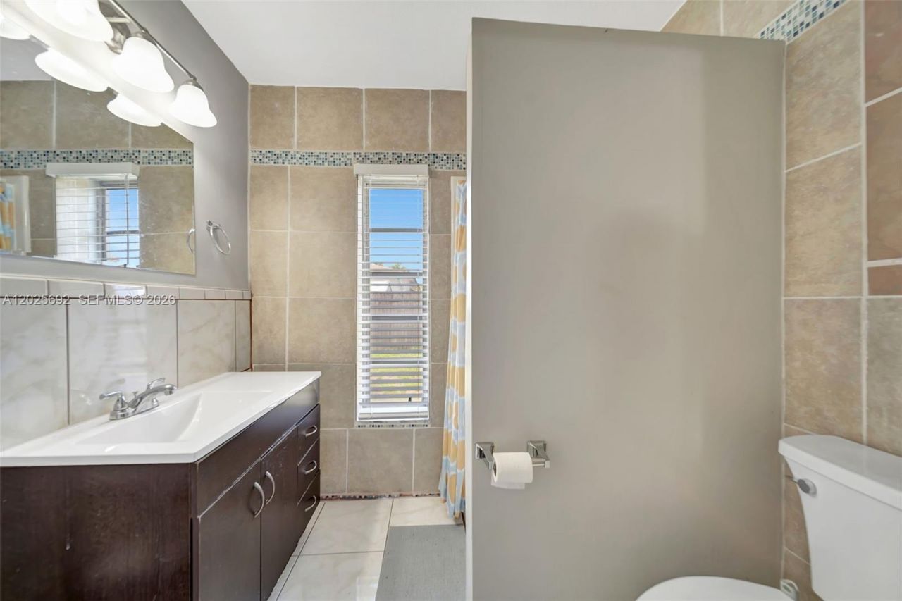 5380 SW 11th St , Margate, FL 33068 Photo