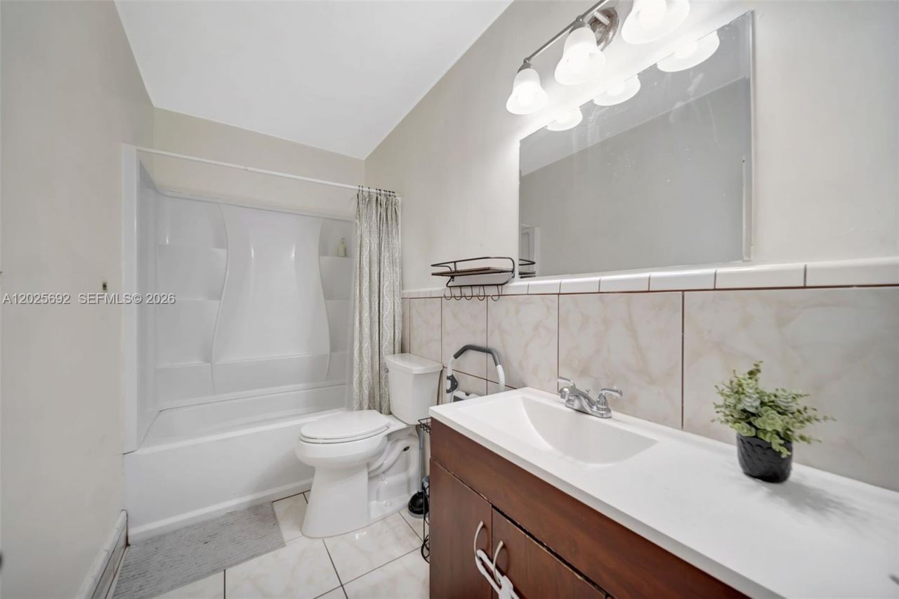 5380 SW 11th St , Margate, FL 33068 Photo
