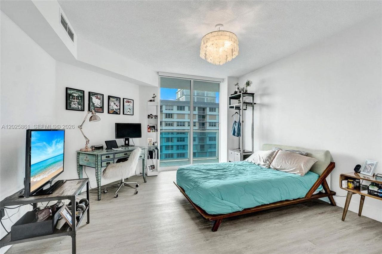 1881 79th St Cswy , Unit 1404, North Bay Village, FL 33141 Photo
