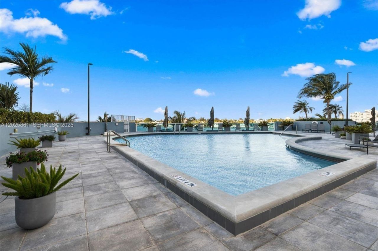 1881 79th St Cswy , Unit 1404, North Bay Village, FL 33141 Photo