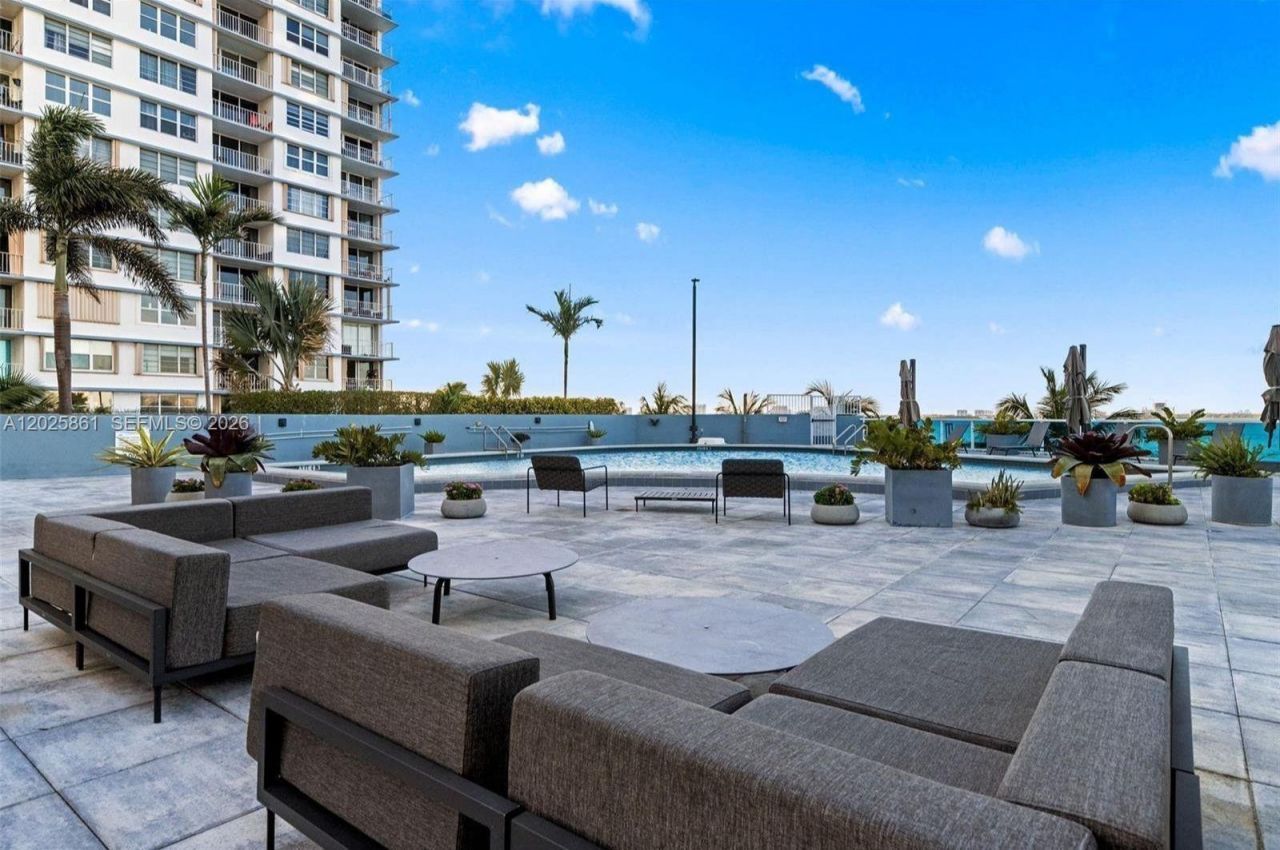 1881 79th St Cswy , Unit 1404, North Bay Village, FL 33141 Photo