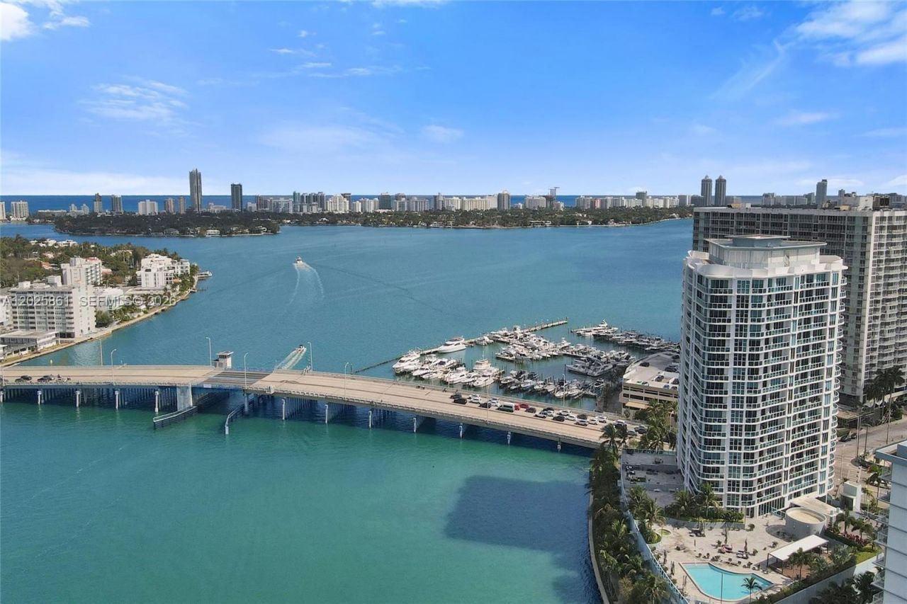 1881 79th St Cswy , Unit 1404, North Bay Village, FL 33141 Photo