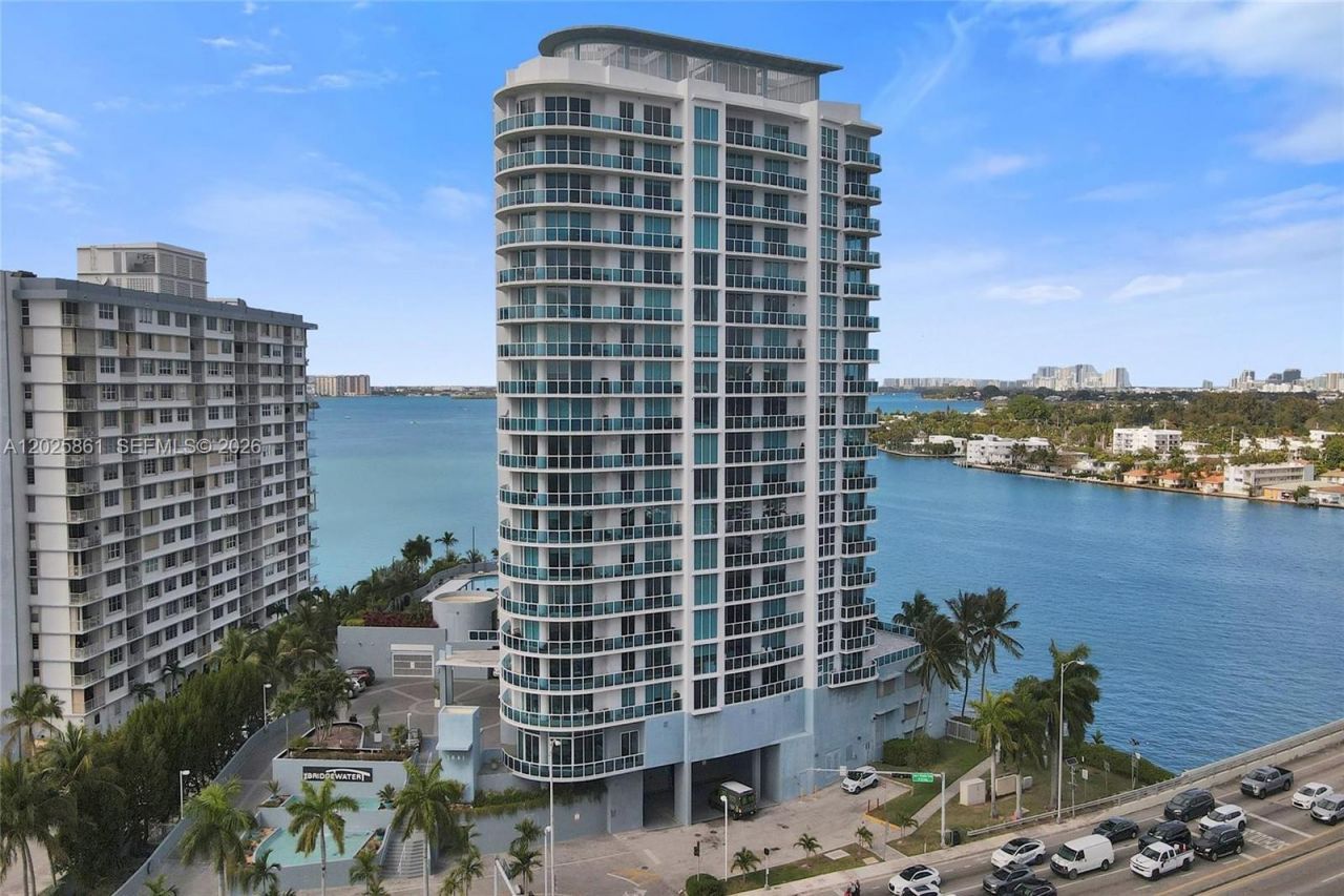 1881 79th St Cswy , Unit 1404, North Bay Village, FL 33141 Photo