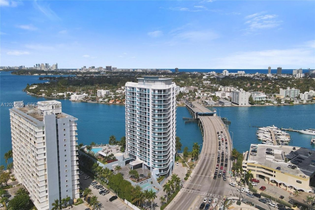 1881 79th St Cswy , Unit 1404, North Bay Village, FL 33141 Photo