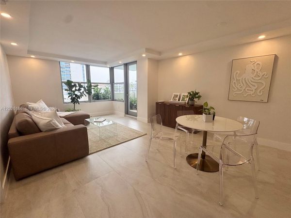 2899 Collins Ave , Unit 424, Miami Beach, FL 33140