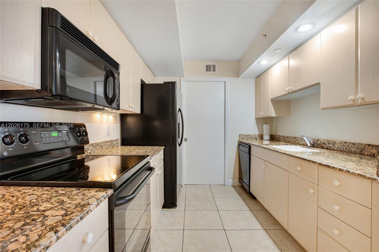 6917 Collins Ave, Unit 1608, Miami Beach, FL 33141 Photo