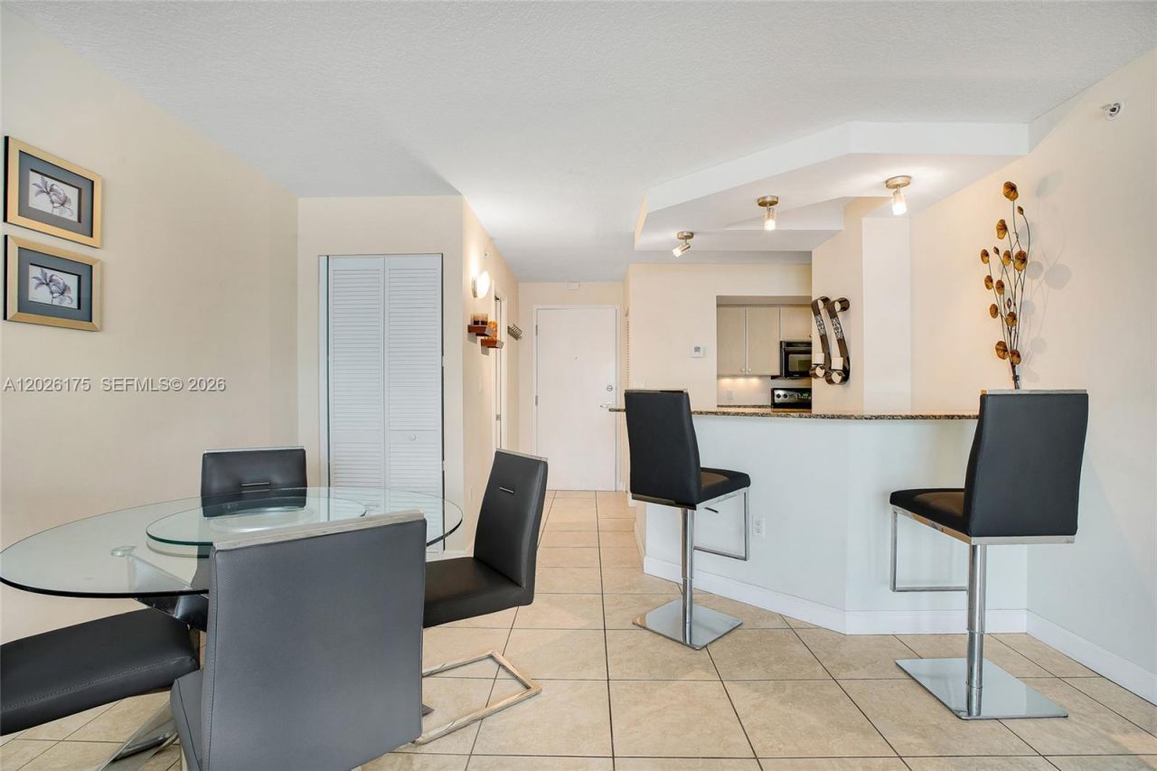 6917 Collins Ave, Unit 1608, Miami Beach, FL 33141 Photo