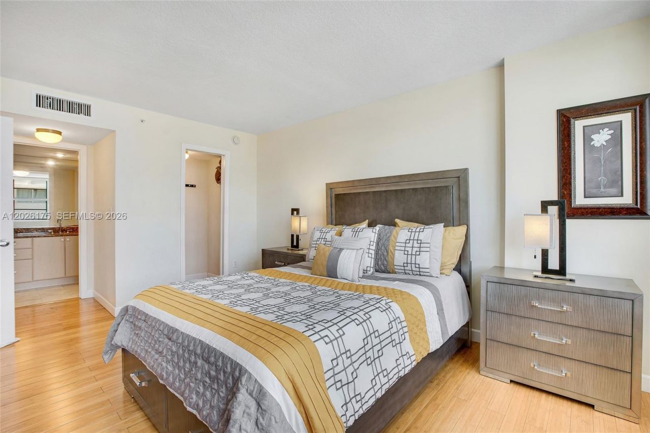 6917 Collins Ave, Unit 1608, Miami Beach, FL 33141 Photo