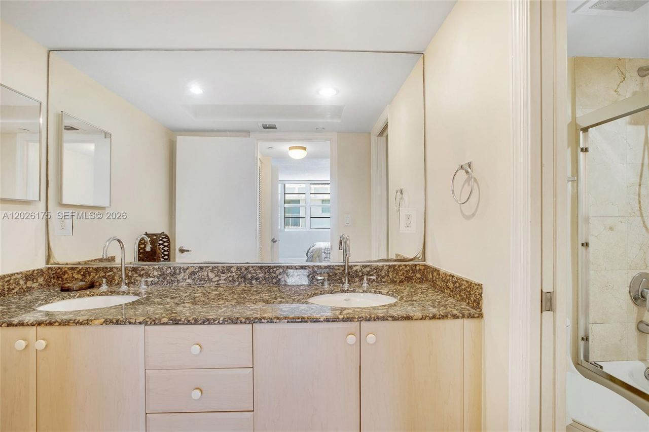 6917 Collins Ave, Unit 1608, Miami Beach, FL 33141 Photo