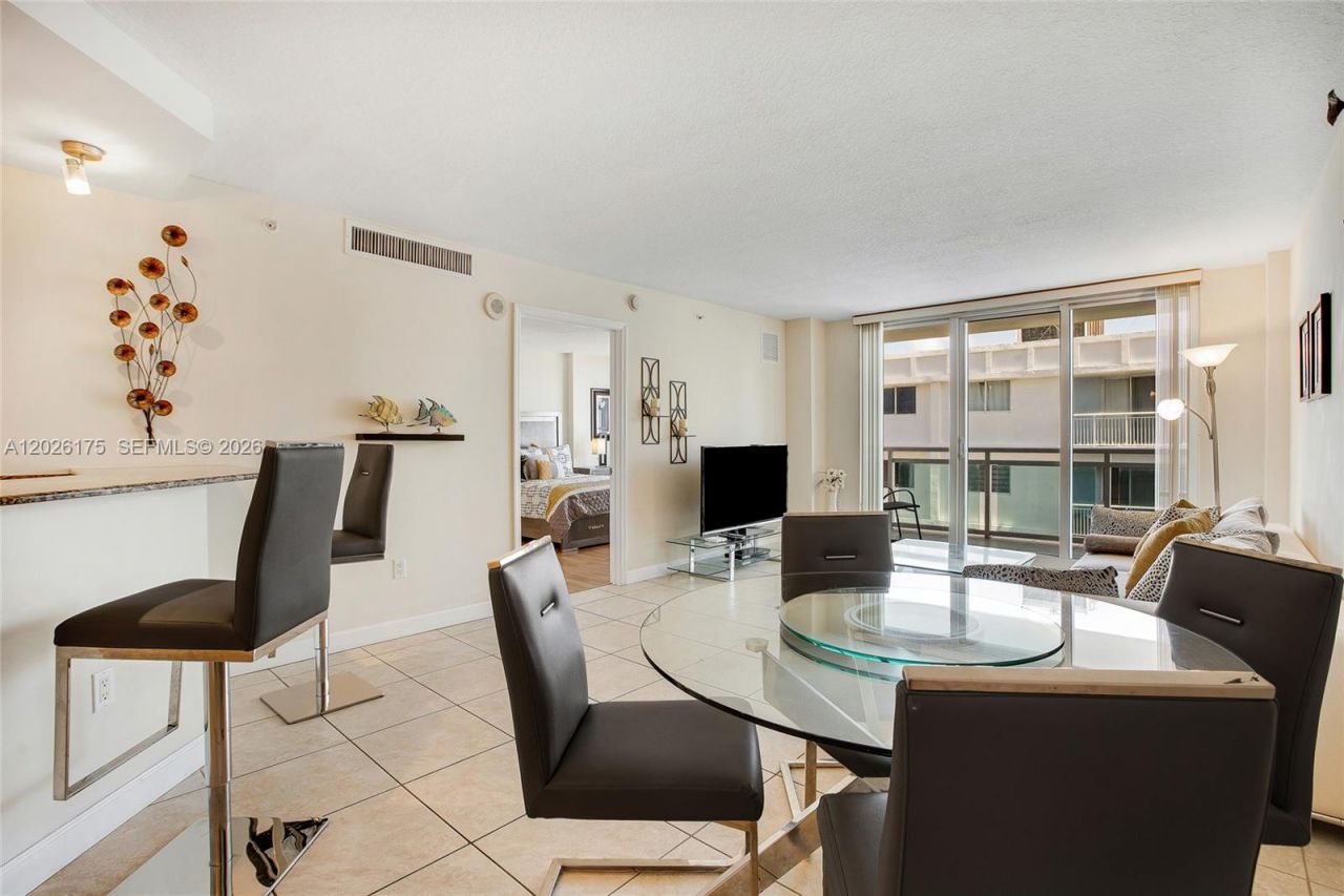 6917 Collins Ave, Unit 1608, Miami Beach, FL 33141 Photo