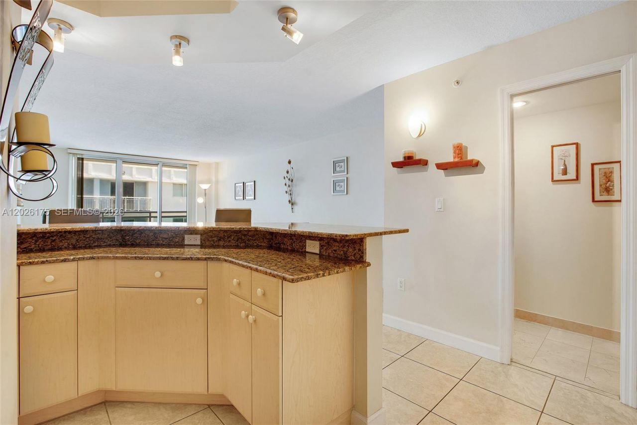 6917 Collins Ave, Unit 1608, Miami Beach, FL 33141 Photo