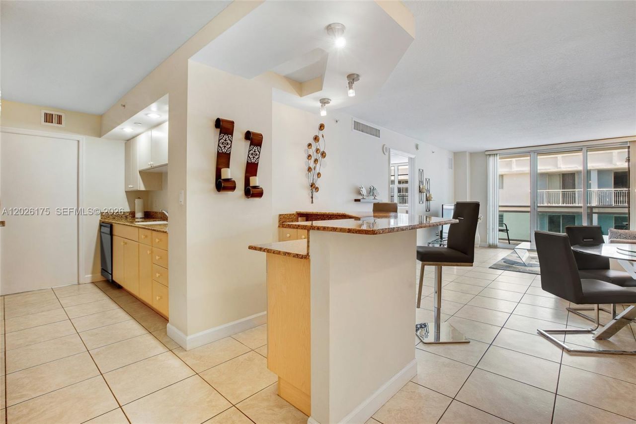 6917 Collins Ave, Unit 1608, Miami Beach, FL 33141 Photo