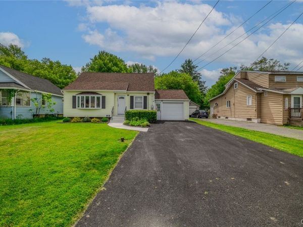 321 Brookfield Road , Syracuse, NY 13211