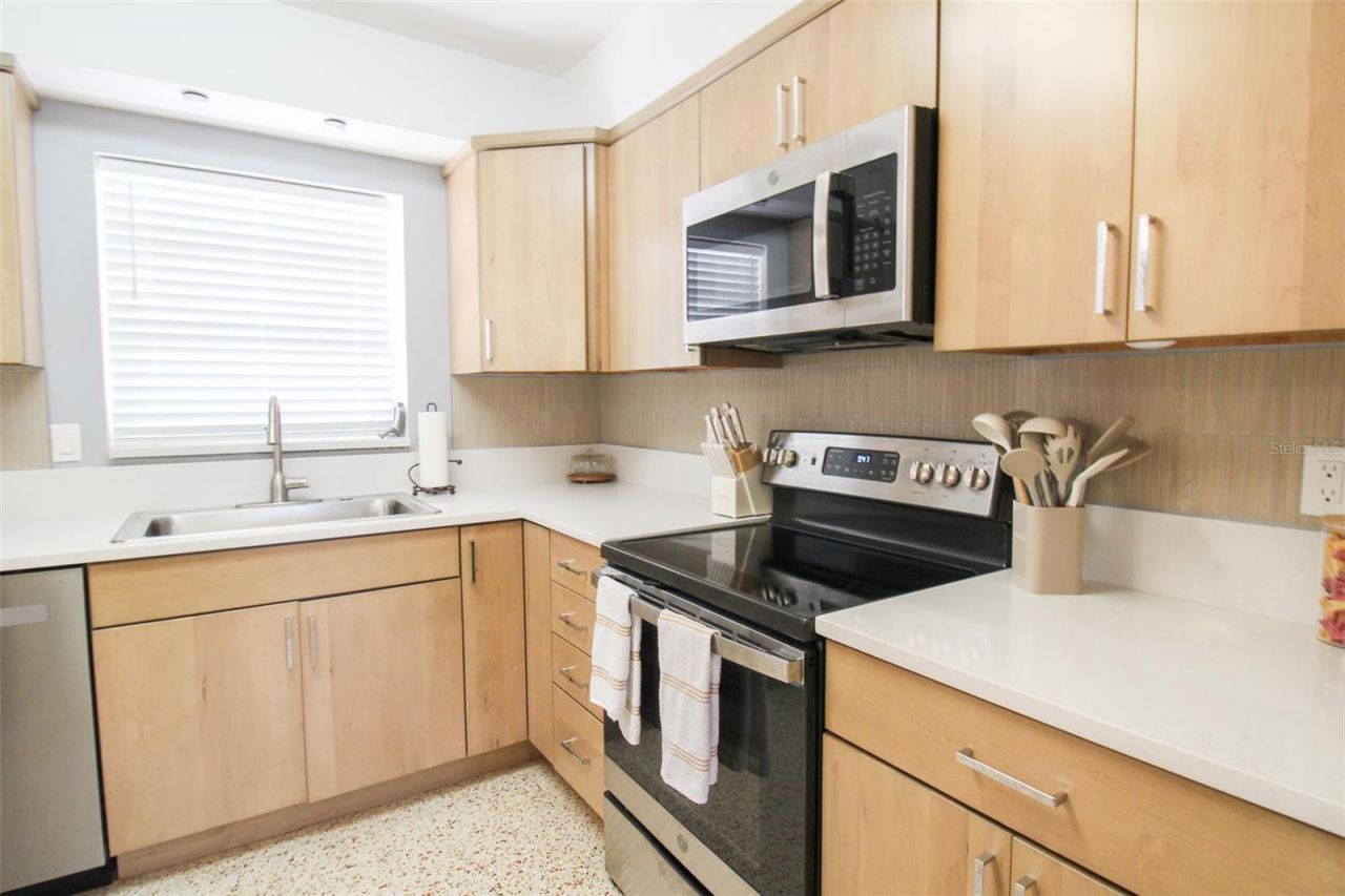 671 47th Street, Sarasota, FL 34234 Photo