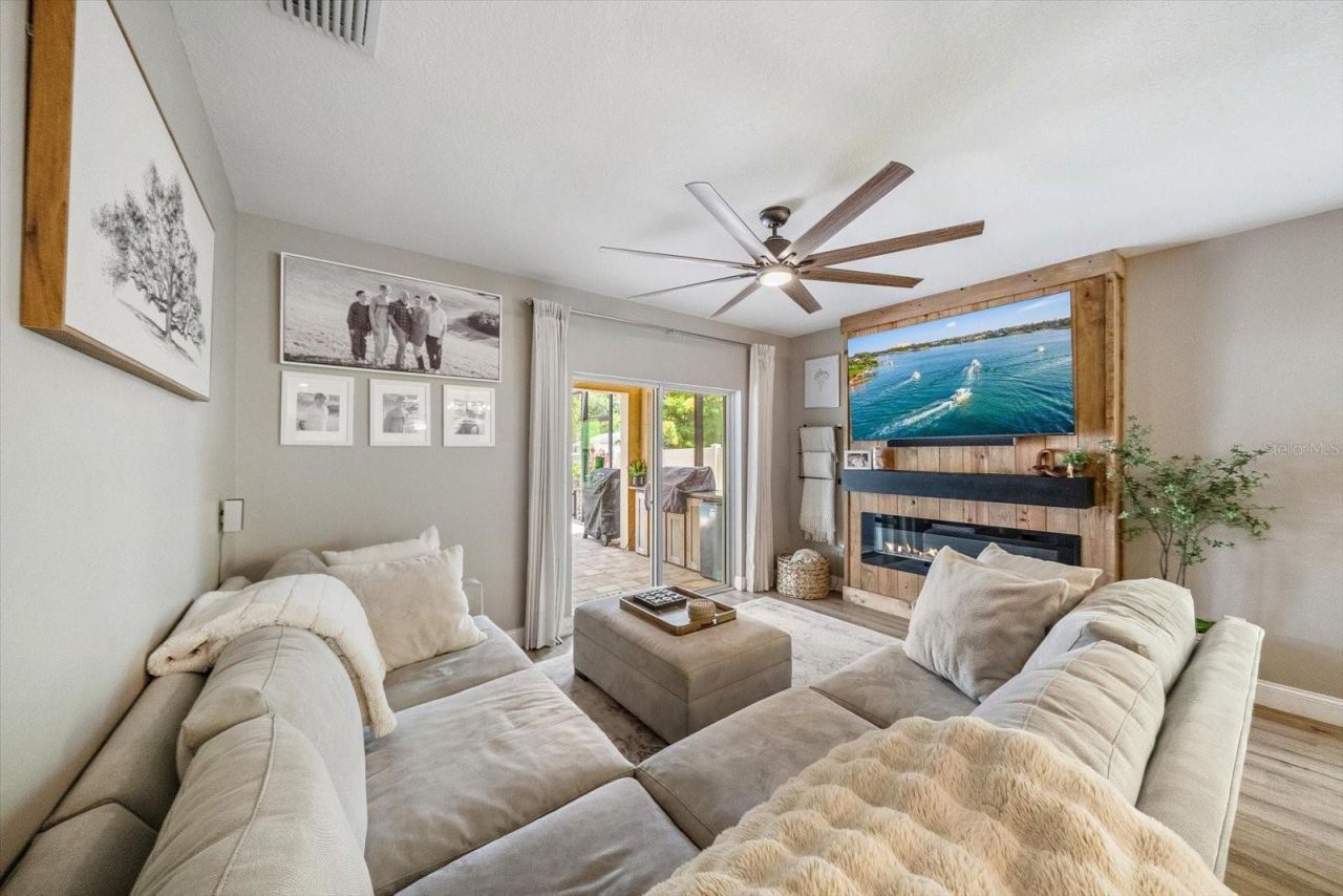 4857 Silver Topaz Street, Sarasota, FL 34233 Photo