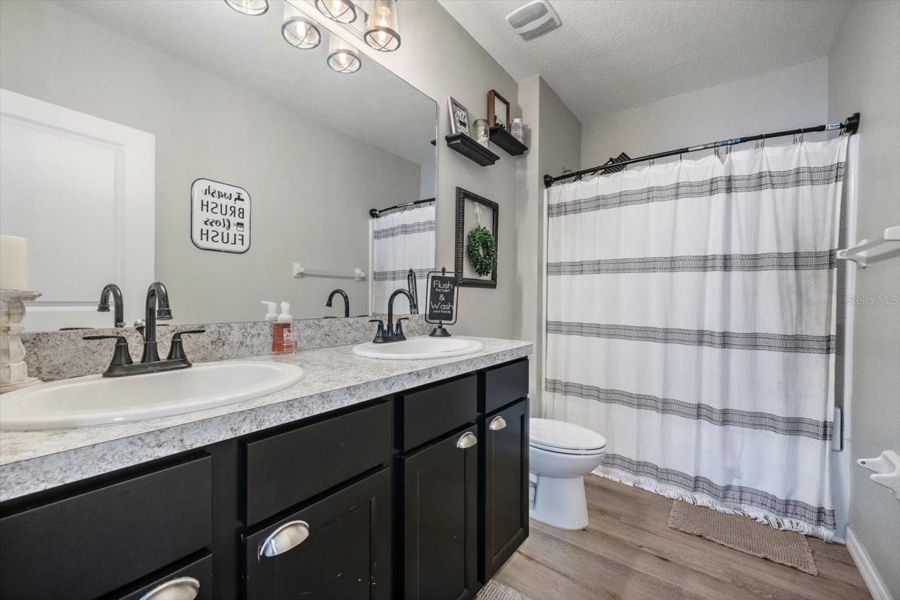 4857 Silver Topaz Street, Sarasota, FL 34233 Photo