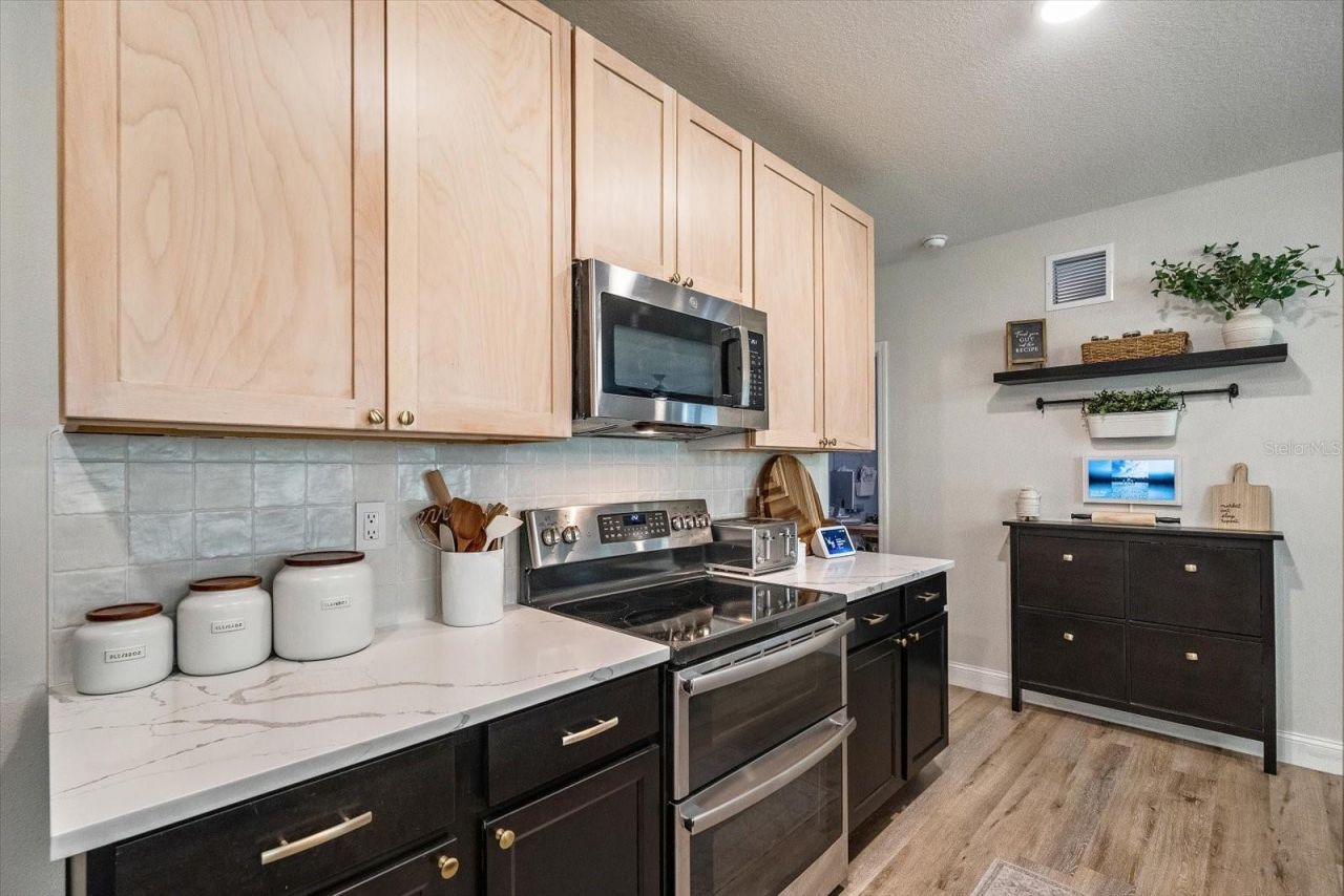 4857 Silver Topaz Street, Sarasota, FL 34233 Photo