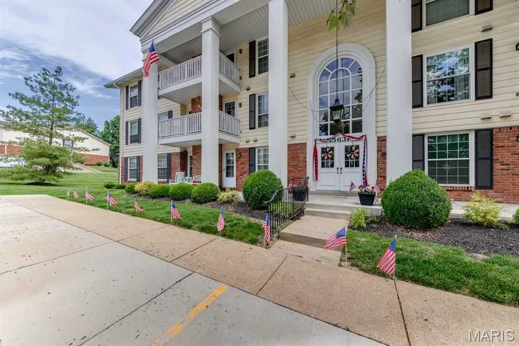 15631 Hedgeford Court , Unit 1, Saint Louis, MO 63017 Main Photo
