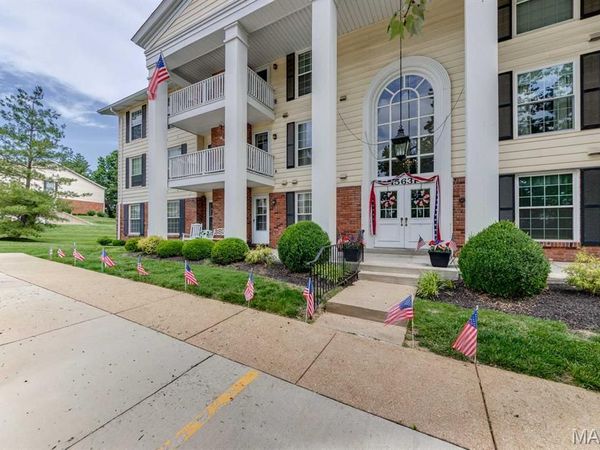 15631 Hedgeford Court , Unit 1, St Louis, MO 63017