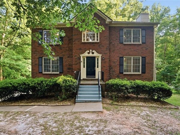 105 Woodsong Court , Fayetteville, GA 30214