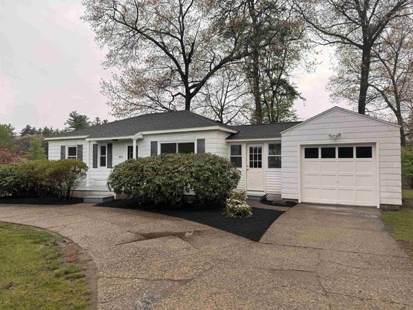 15 Woodbury Lane, Bedford, NH 03110