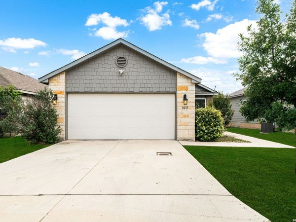 4619 HEATHERS CROSS, St Hedwig, TX 78152