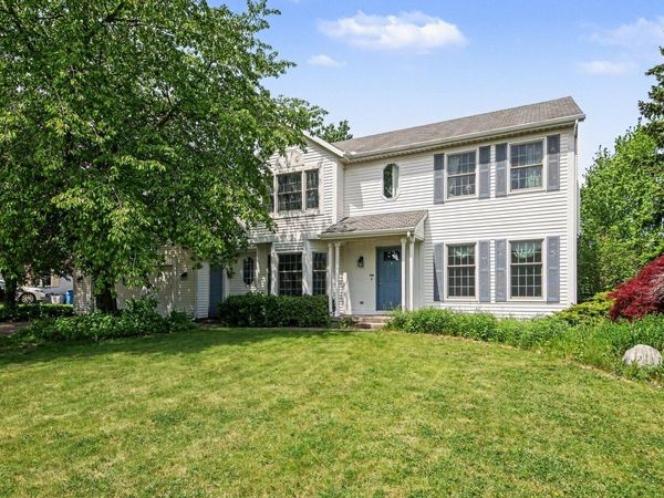 5337 Ticonderoga Drive SE, Kentwood, MI 49508