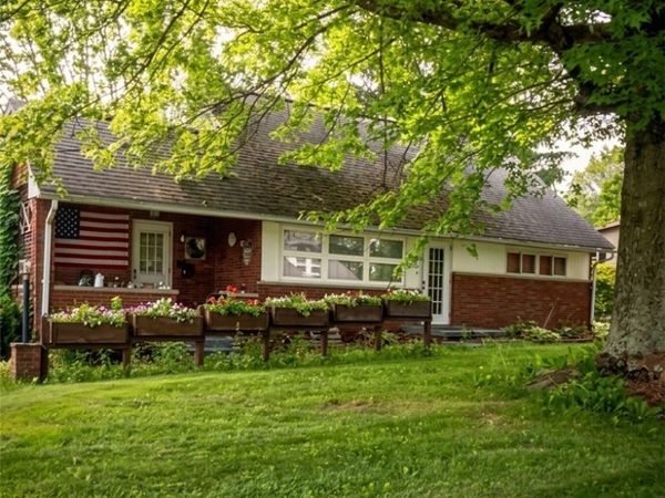 2210 Brighton Rd, Ellwood City, PA 16117