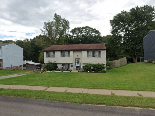320 Constellation Dr, Freedom, PA 15042