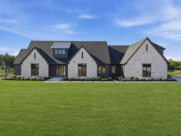 3305 Rio Grande Circle, Cresson, TX 76035