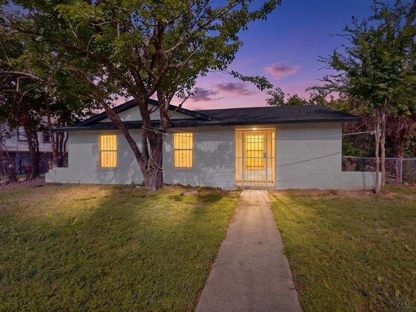 301 Stoneport Drive , Dallas, TX 75217