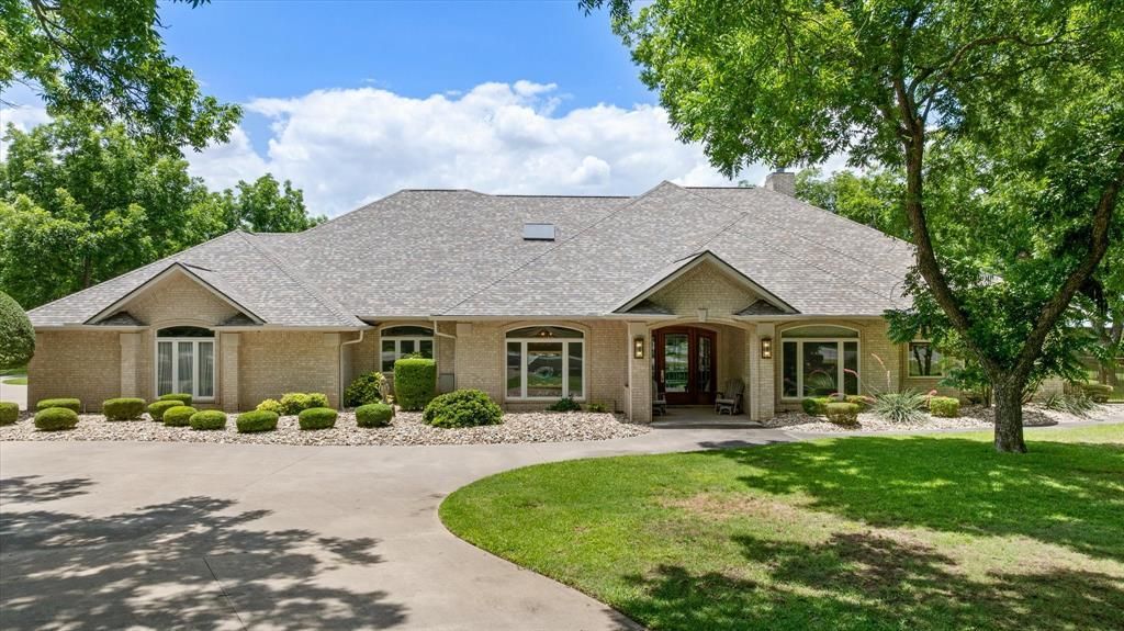 5501 Flagstick Drive , Granbury, TX 76049 Main Photo