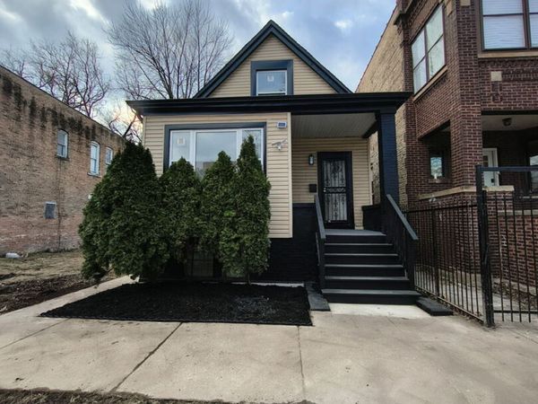 6418 S May Street , Chicago, IL 60621
