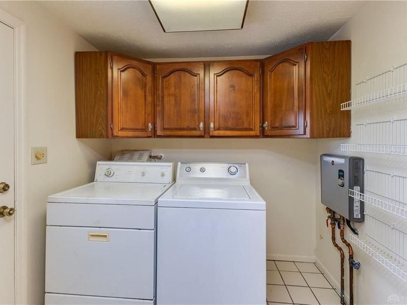 6065 Country Estates Drive, Tipp City, OH 45371 Photo 30