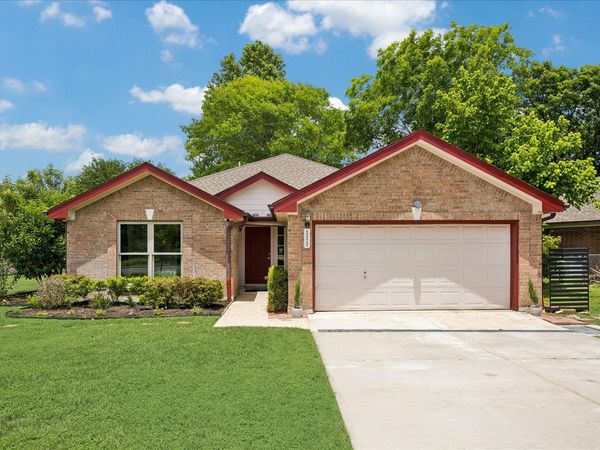 111 Finch LN, Georgetown, TX 78626