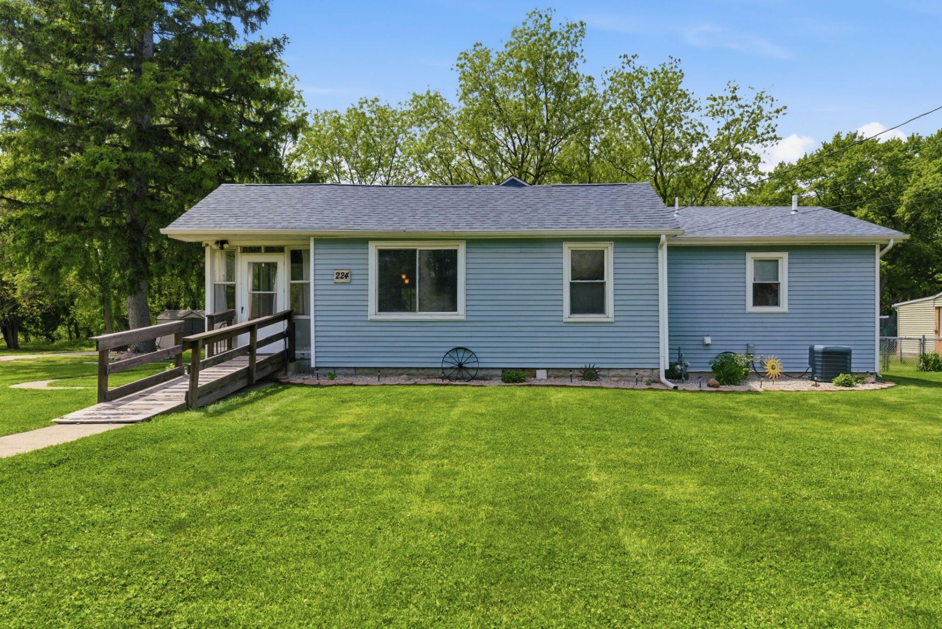 224 Kelly Street, Hobart, IN 46342 Main Photo