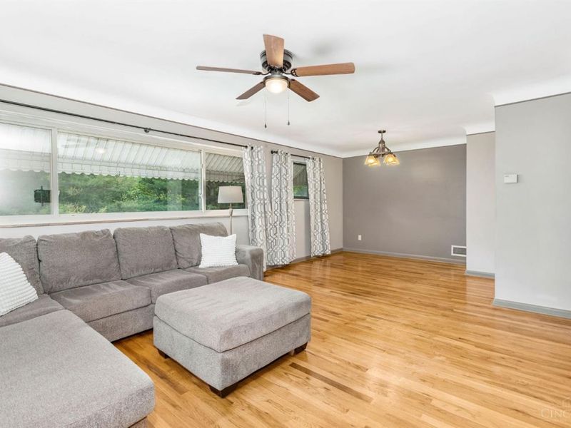 358 Glen Oaks Drive, Delhi Twp, OH 45238 Photo 8