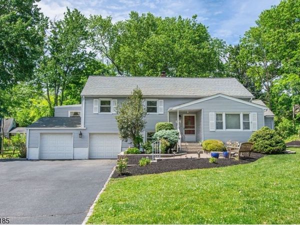 4 Hamilton Ct, Hanover, NJ 07981