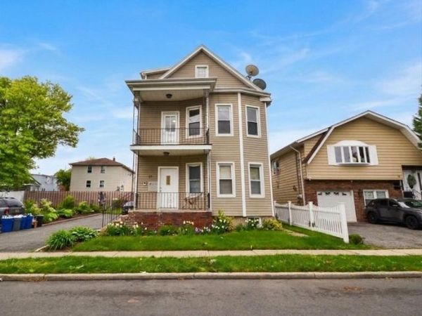 21 Walnut St, Clifton, NJ 07013
