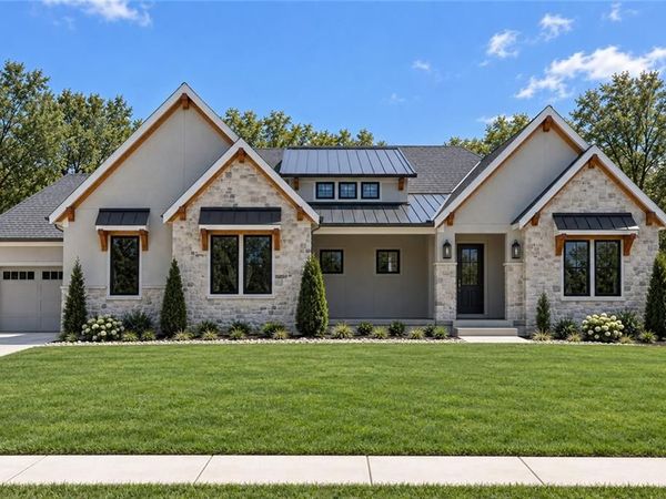10605 N NORTHERN Avenue, Kansas City, MO 64157